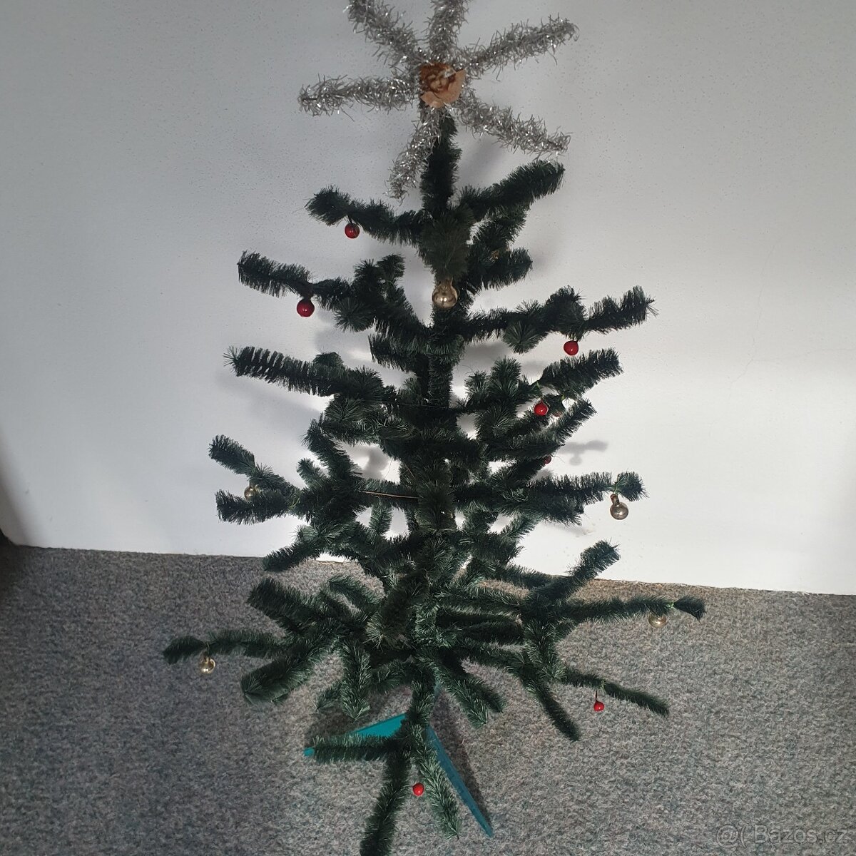 Retro vánoční stromeček a retro vánoční ozdoby