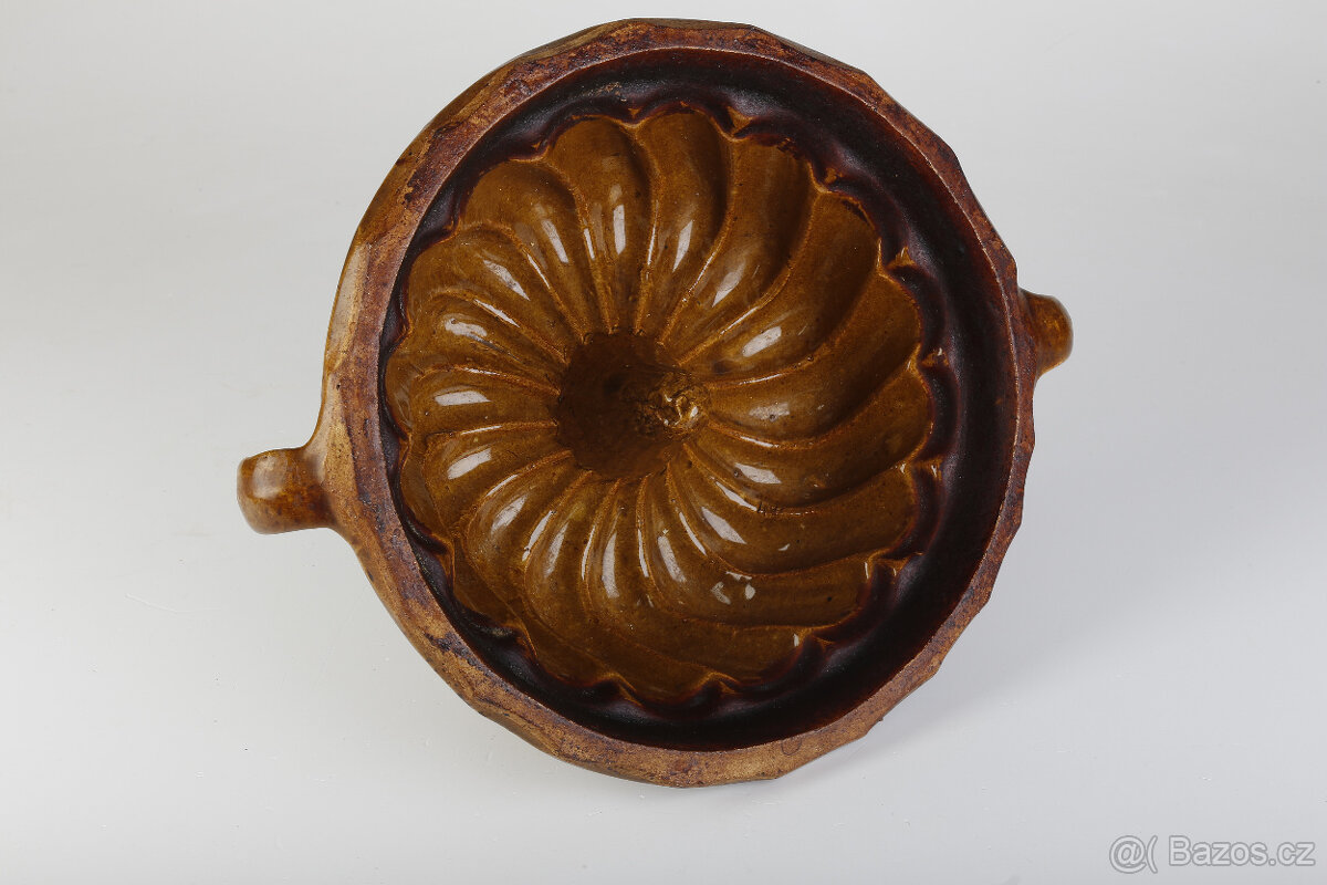 Starožitná forma na bábovku konec 19. století