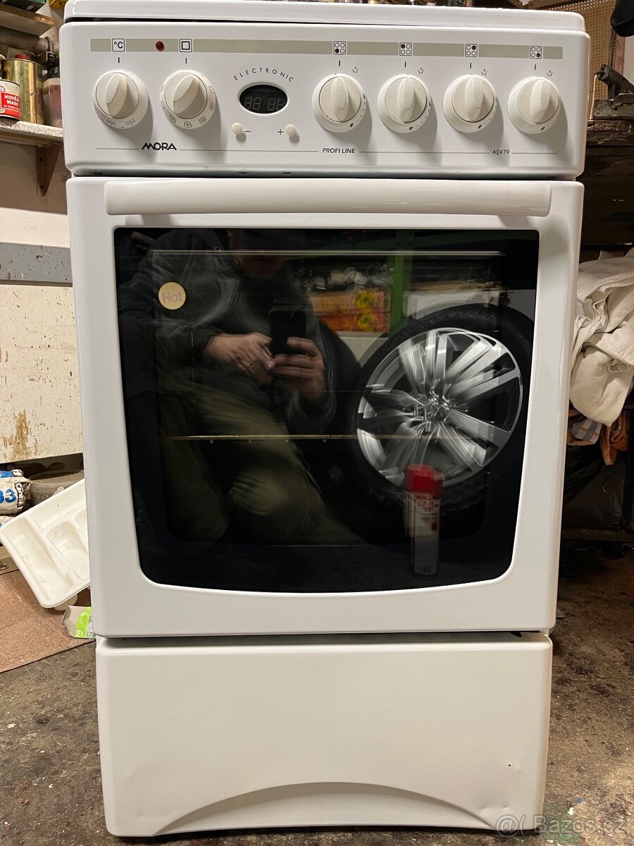 Kombinovaný sporák Mora Profi line A2479