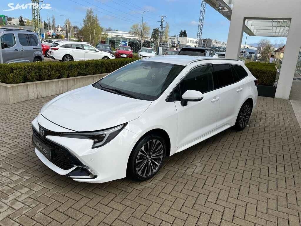 Toyota Corolla TS 1.8 Hybrid 2023, 38tkm, automat, CZ původ
