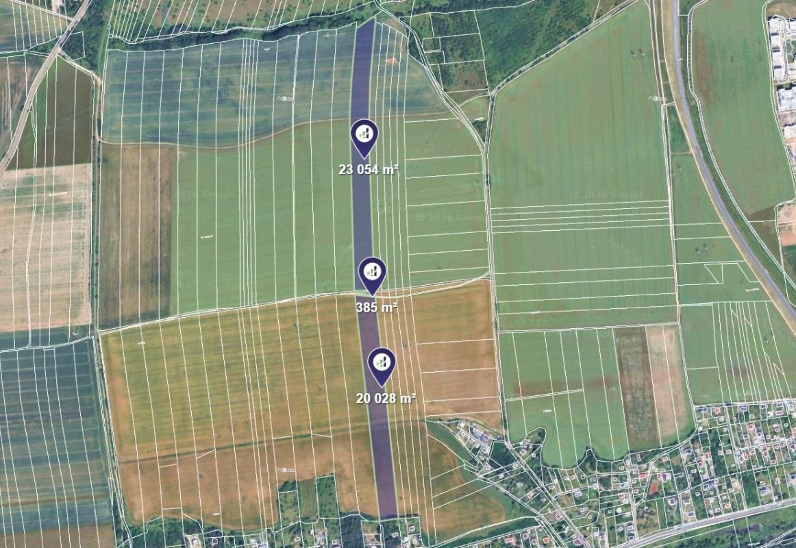 Prodej podílu 1/4 pole 10 867 m², Plzeň