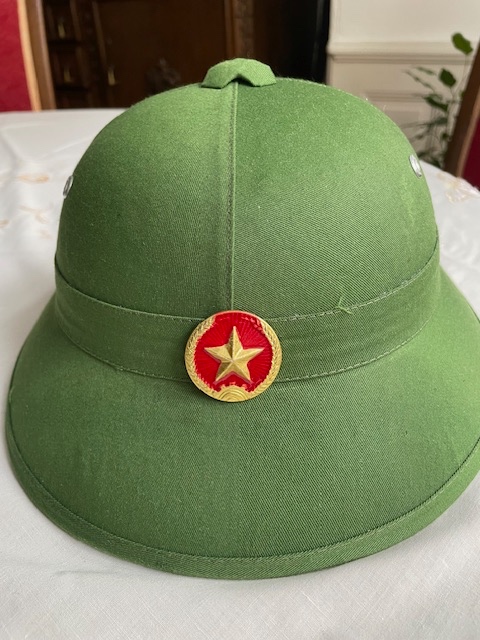 prodám Vietnamskou helmu