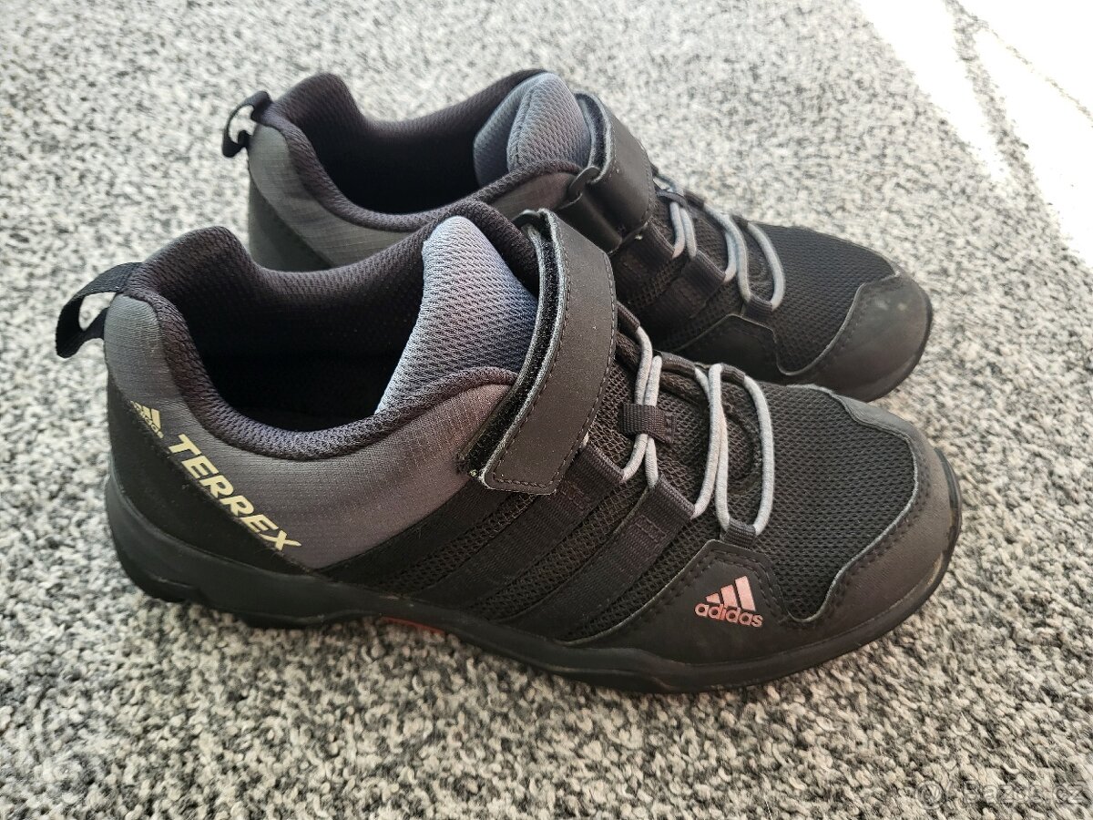 Adidas vel 35