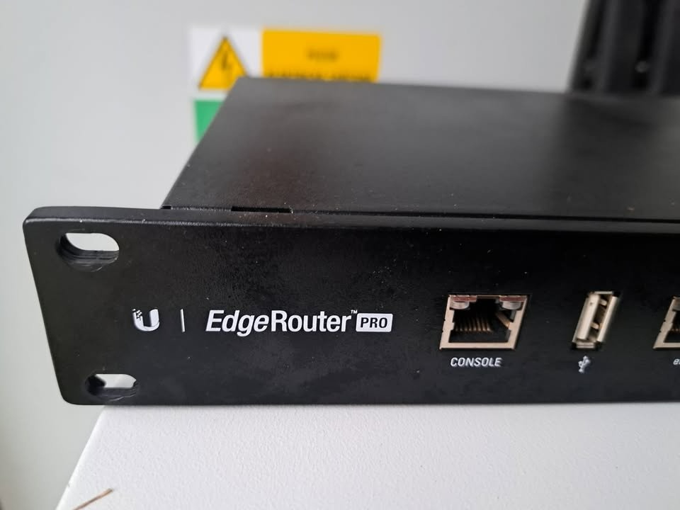 Ubiquiti EdgeRouter Pro ERPro-8