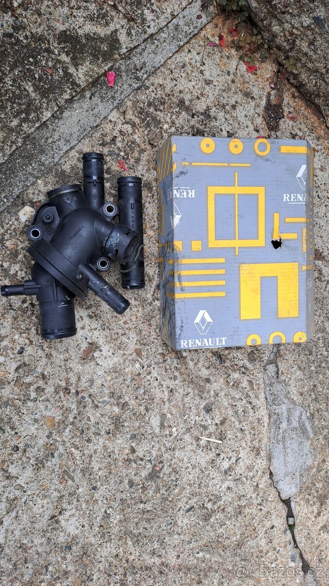 Kryt s termostatem na Renault 1,9 D