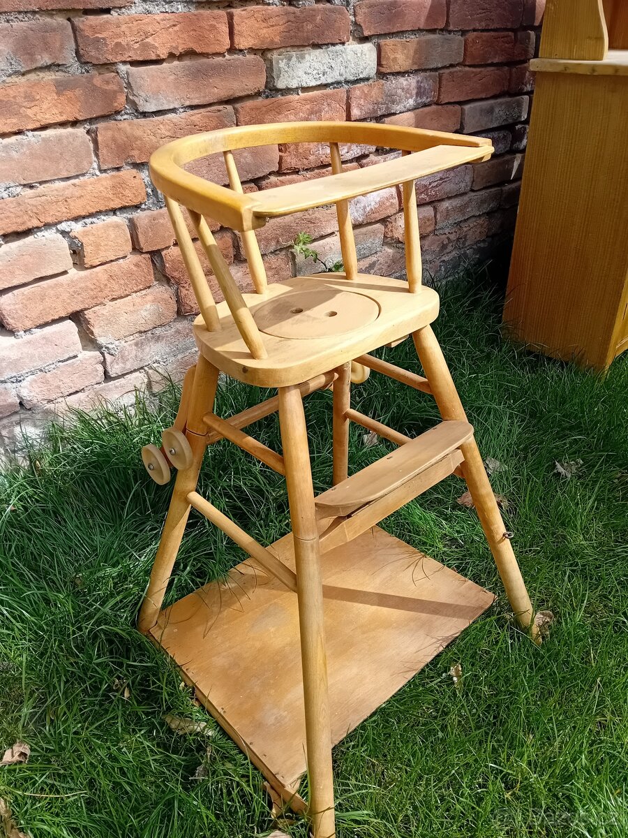 Retro dřevěná dětská židlička, stolek ze 70.let