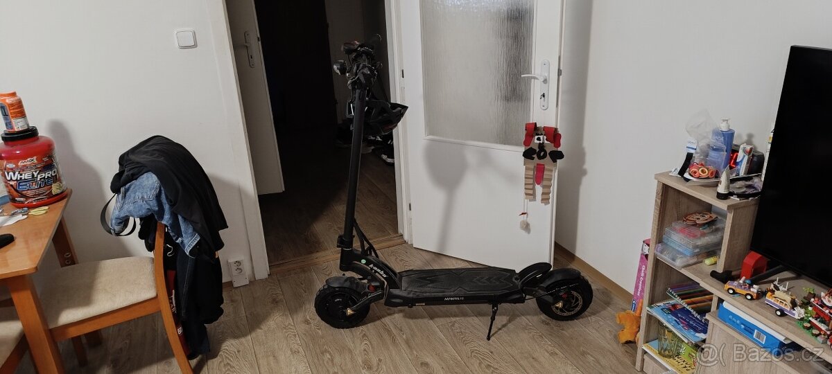 Elektrokoloběžka Kaabo Mantis 10 plus 2022 CZ edition