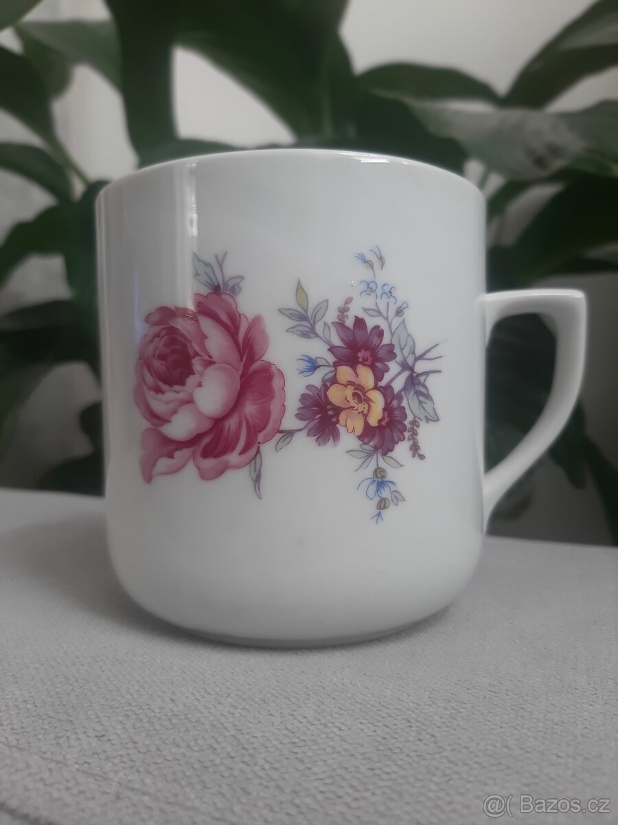 Zdobené, porcelánové hrníčky..