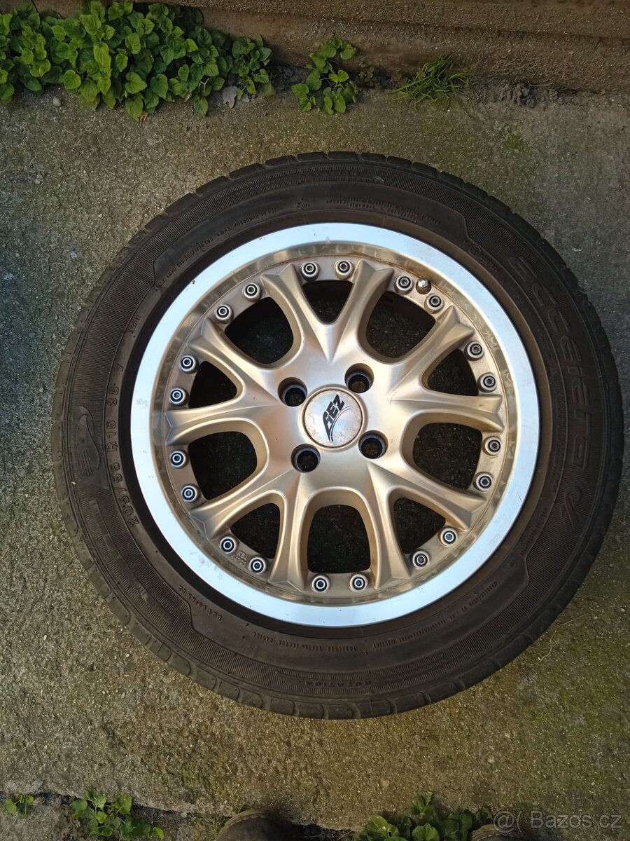 Prodám pneu 4x100 r15