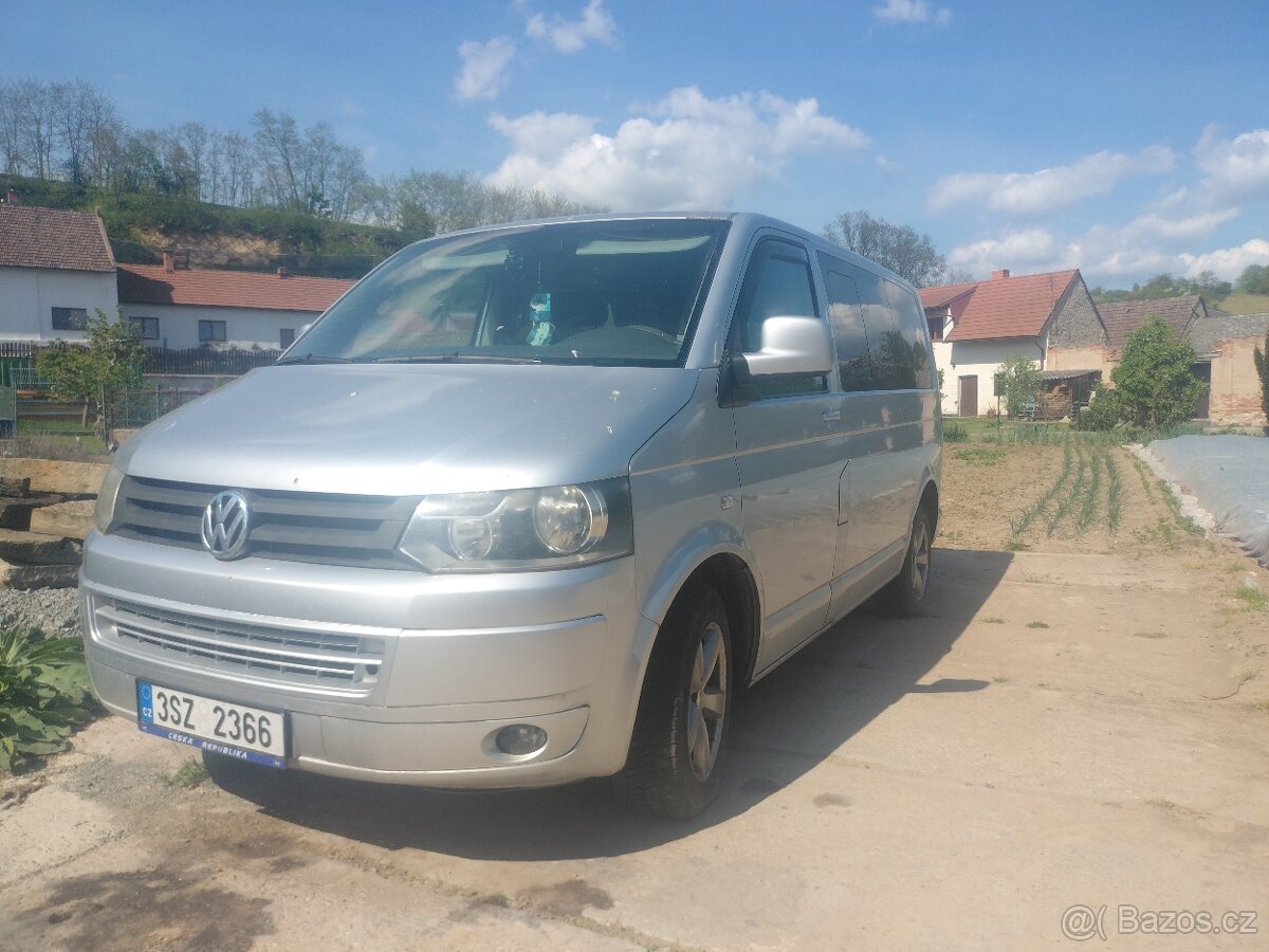 VW Caravelle T 5