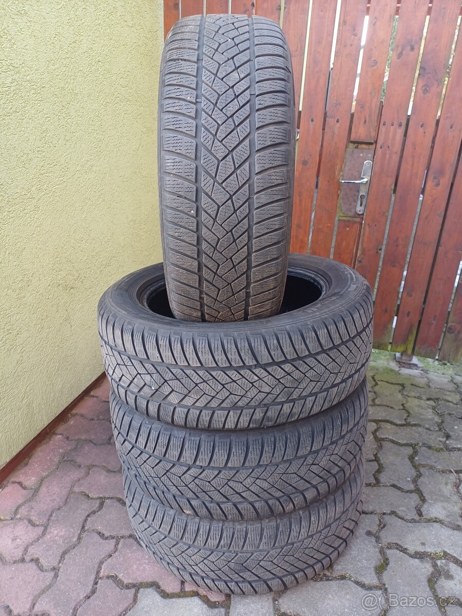 Prodám sadu zimních pneu 225/55R17 Apollo