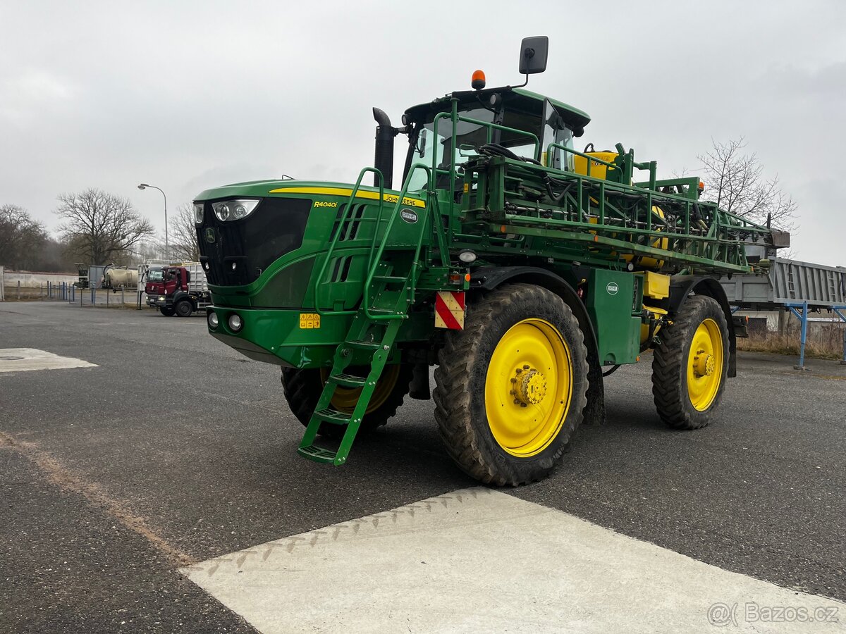 Samojizdny postřikovač John deere R4040i