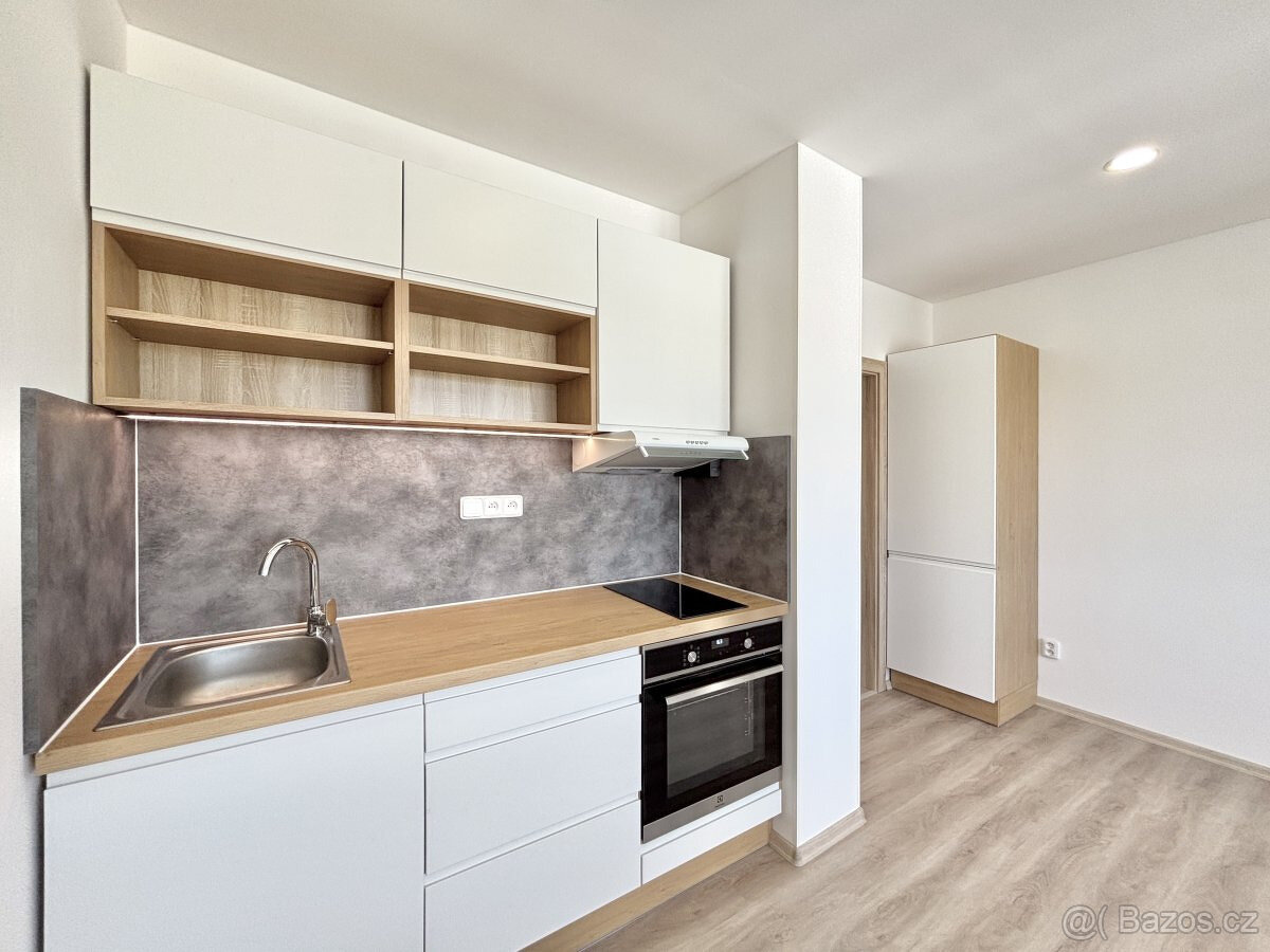 Pronájem bytu 1+1, Lípová, Jablonec nad Nisou 12400 Kč/měs,