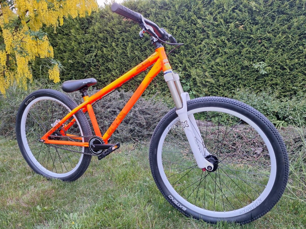Dirtové kolo Commencal Absolut