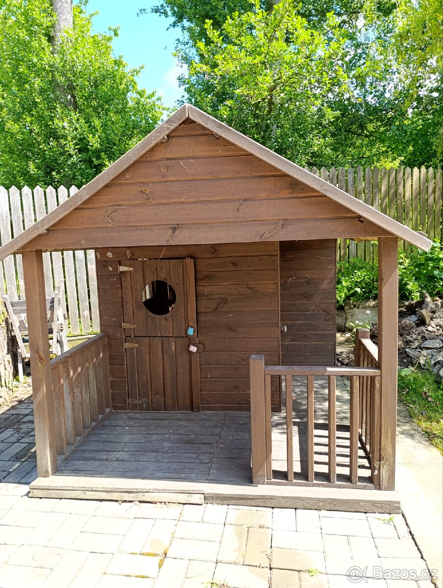 Dětský zahradní domeček