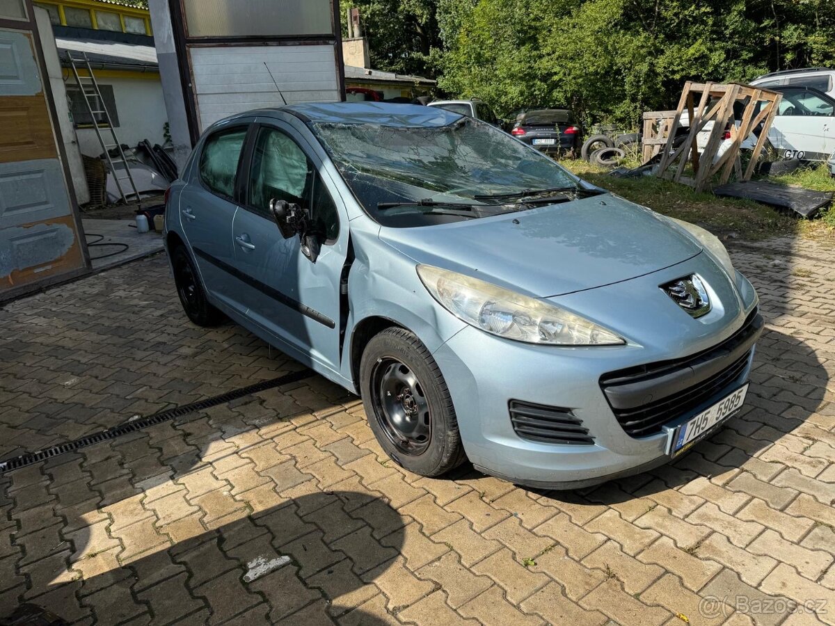 PEUGEOT 207 1.4i-54Kw-2010 Havarováno