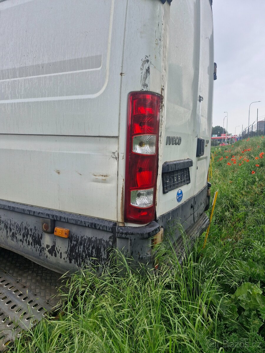 Zadni levé světlo iveco daily
