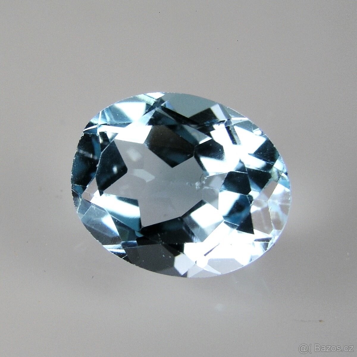 Topaz- ovál, modif. briliant - 3,24 ct.
