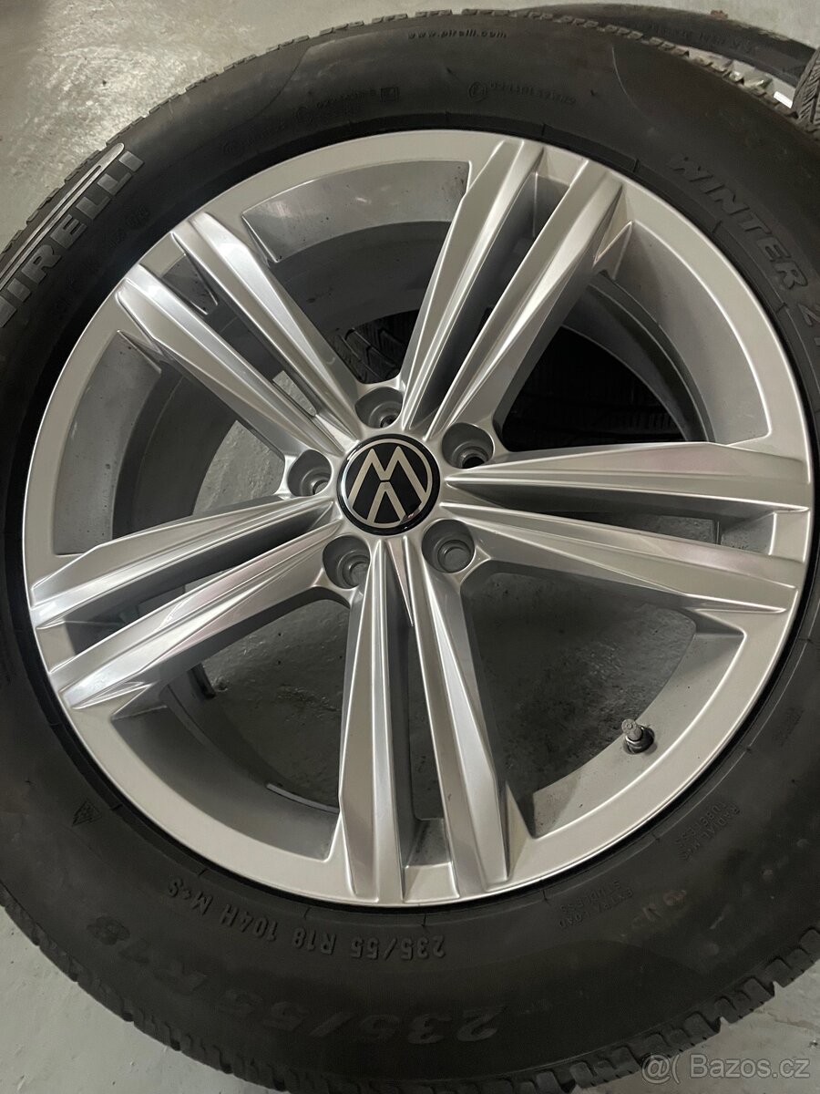Orig zimni alu VW Tiguan II Sebring r18 + Pirelli 235/55r18