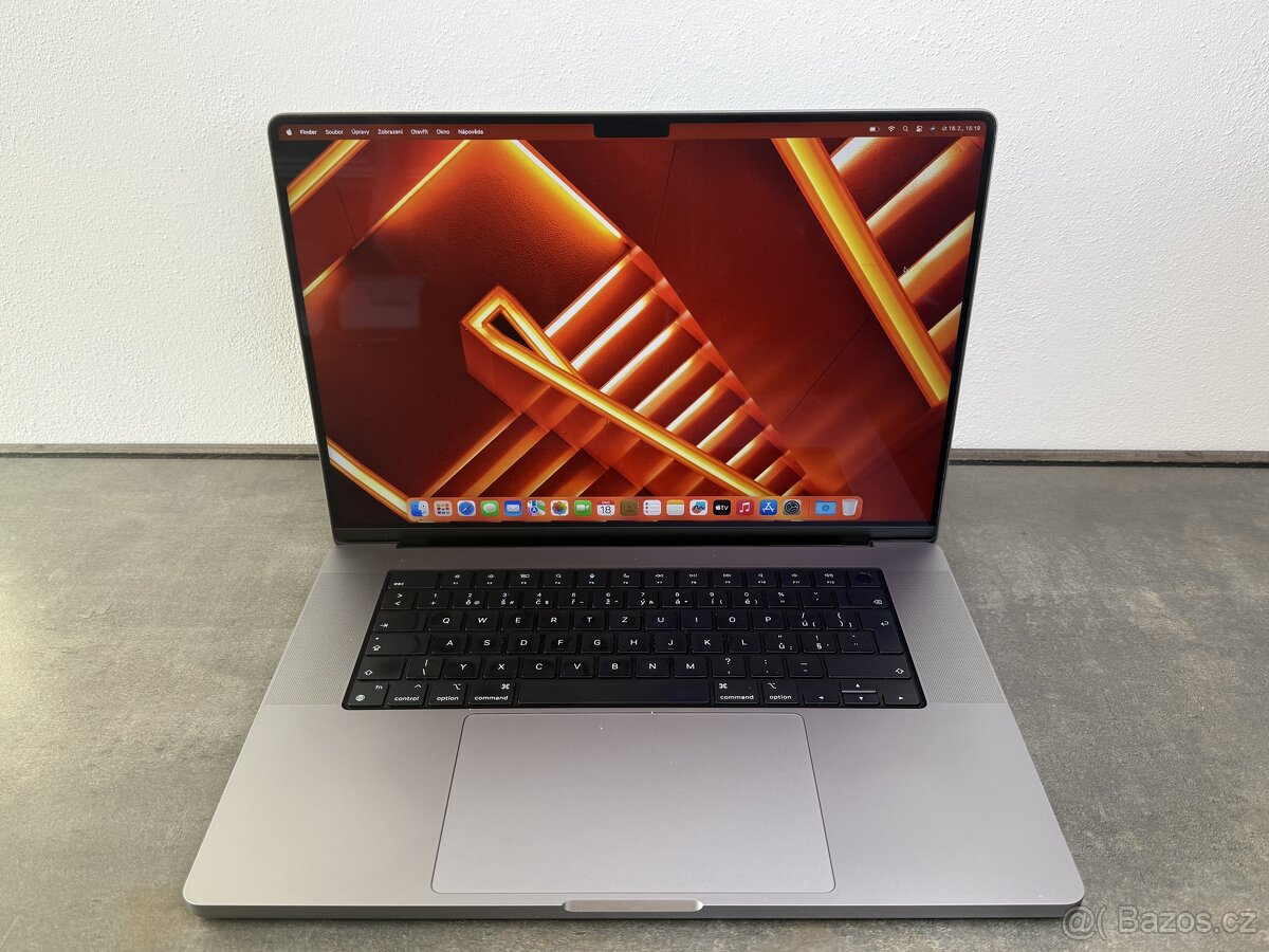 Macbook Pro 16" 2021 512GB / 16GB / M1 Pro / Space gray