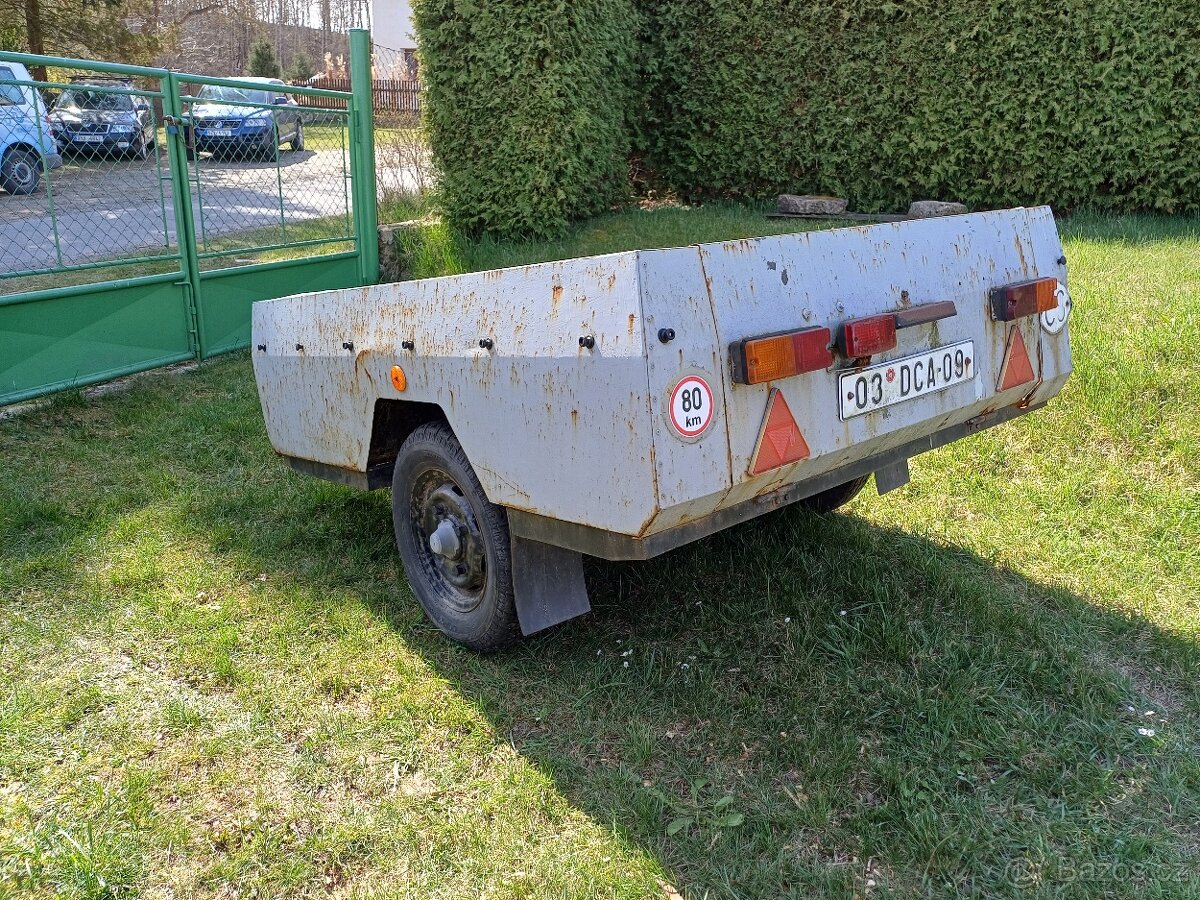 Přívěsný vozík