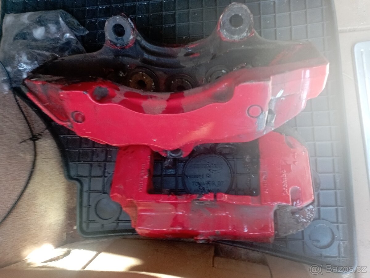 Brzdový třmen přední zadní na repas porsche enne