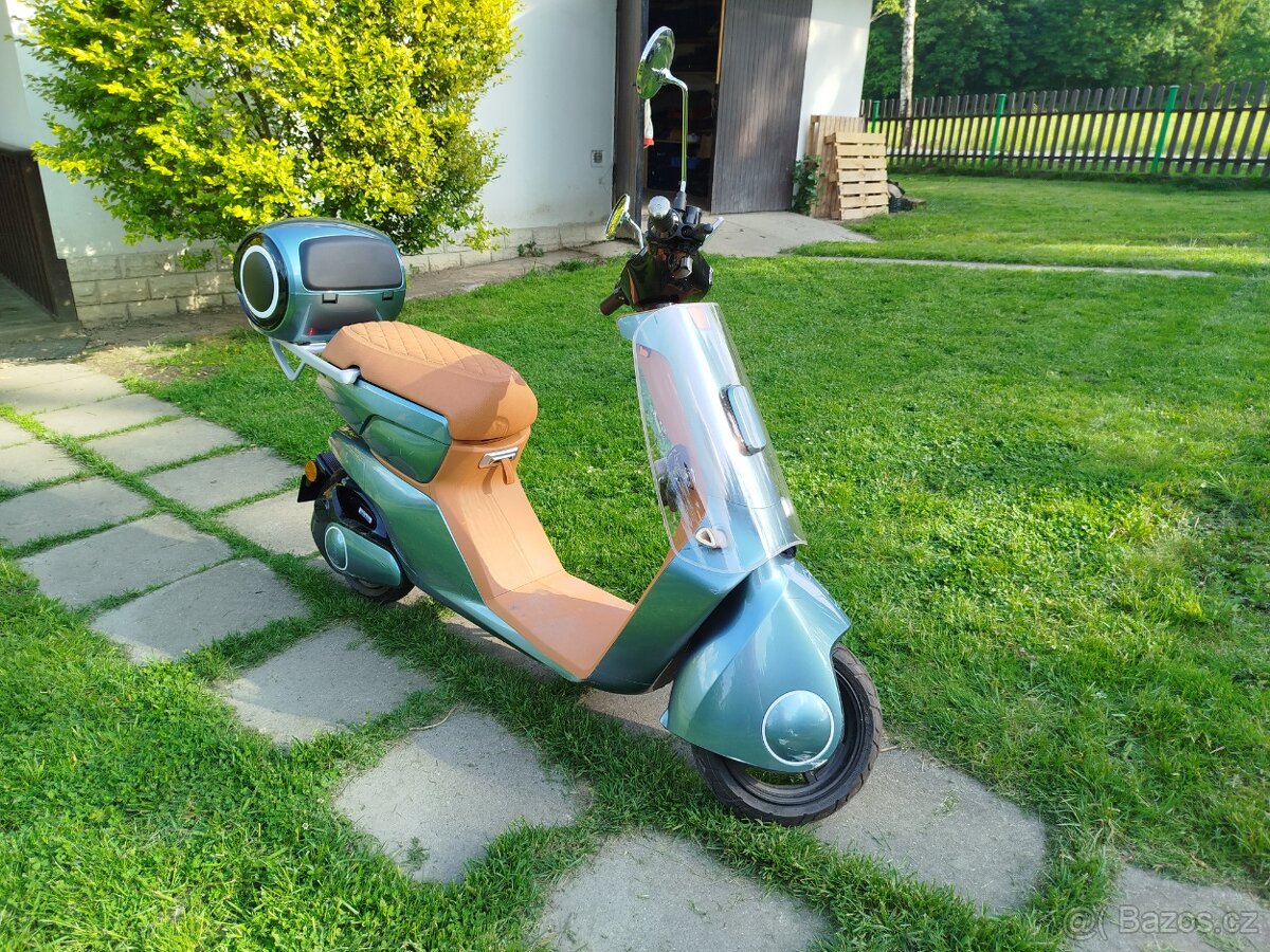 Elektro skútr bez řidičáku - Keren
