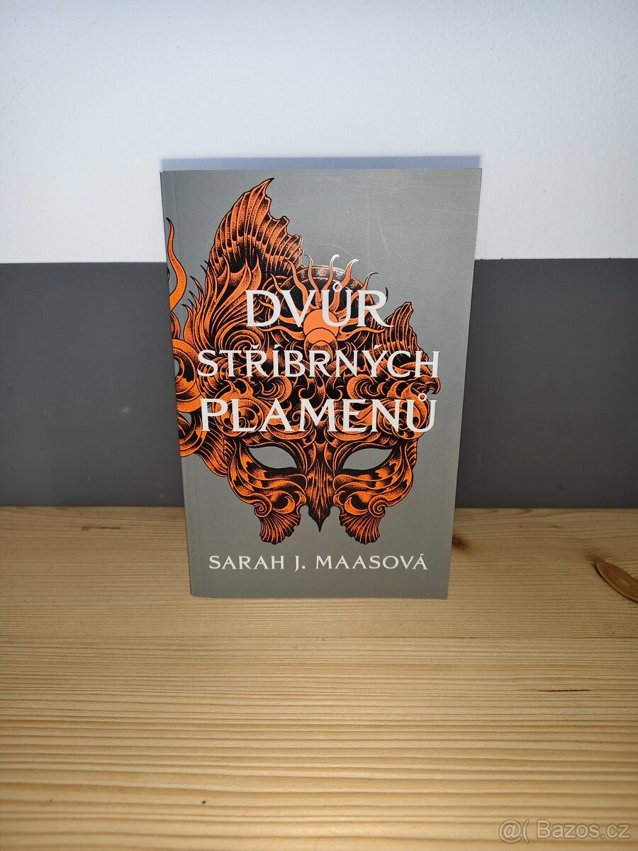 Dvůr stříbrných plamenů - Sarah J. Mass
