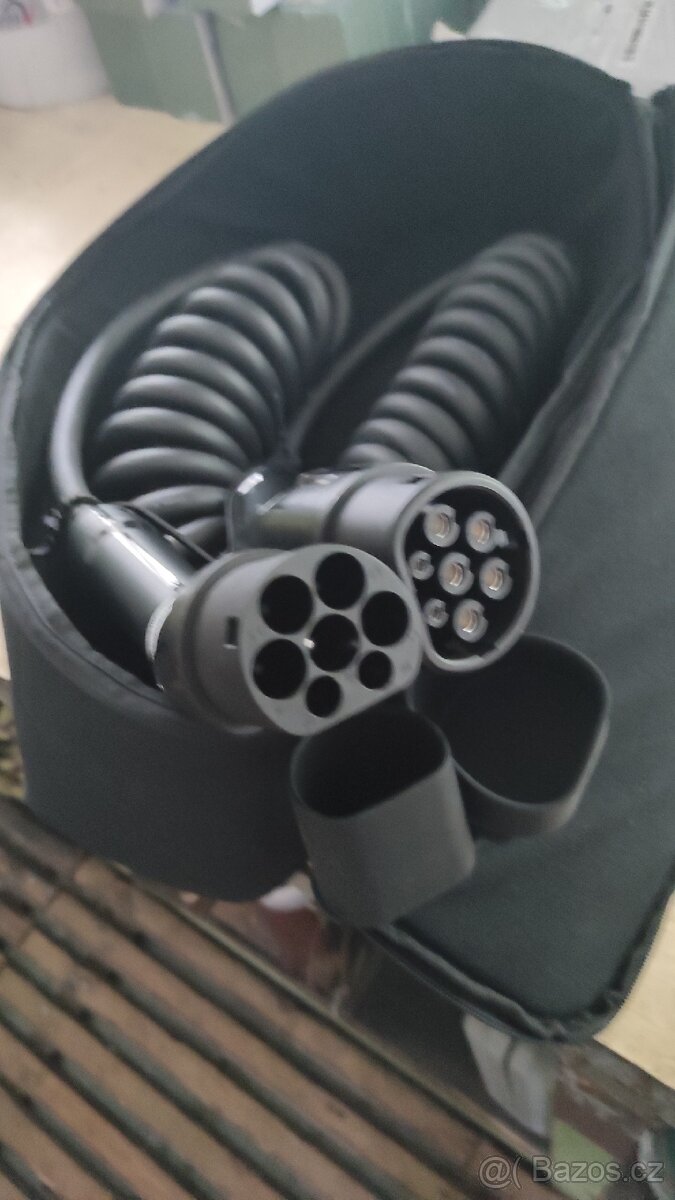 Nabíjecí kabel spirálový 5m,typ 2