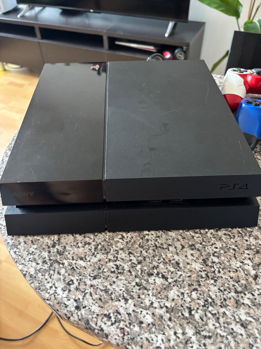 Prodám herní konzoli ps4