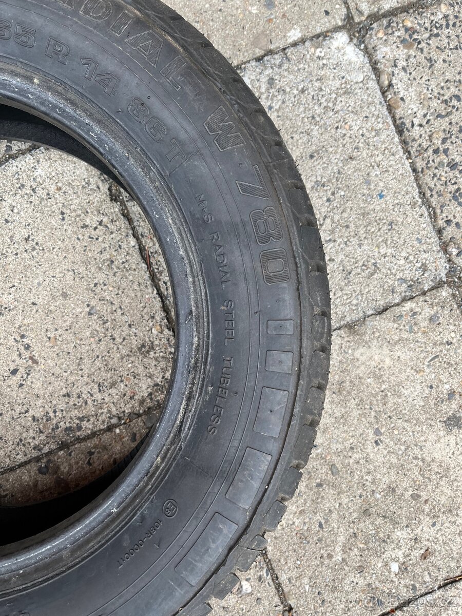 Prodám starší zimní pneu185/65/R14