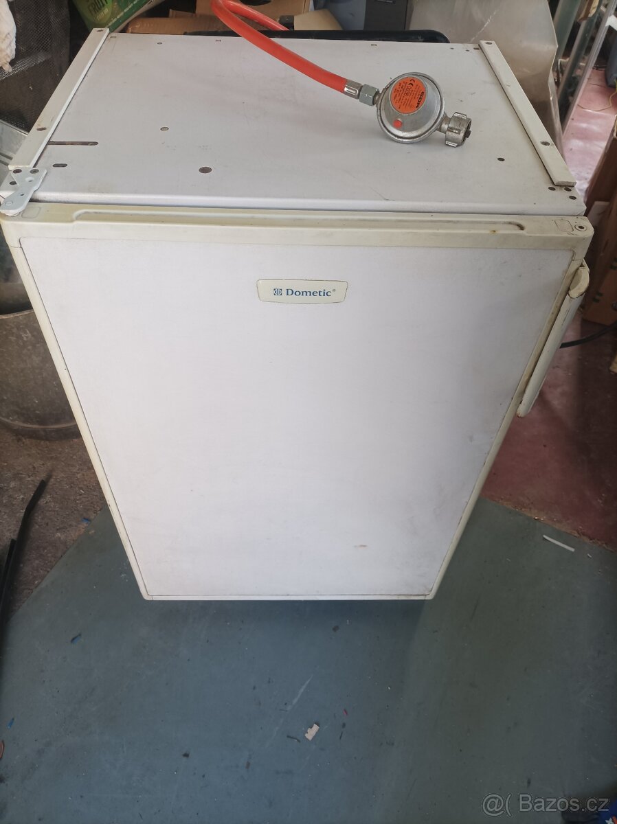 Lednice Dometic RG 200 na plyn