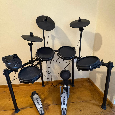 Alesis Nitro Mesh Kit Bundle+Milenium DM-30 E-Drum Monitor