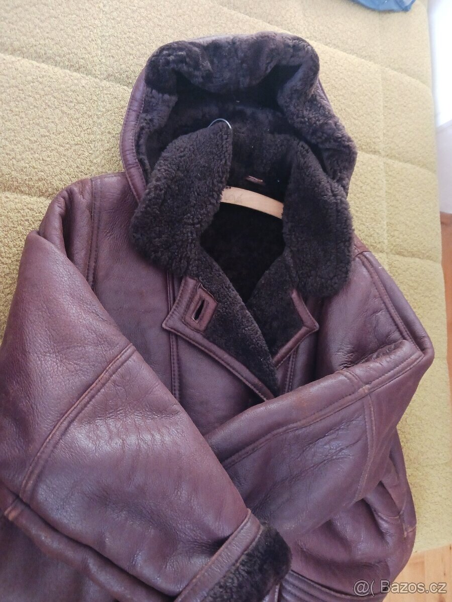 KRÁSNÝ NOVÝ KOŽICH pro dámu za "pakatel"