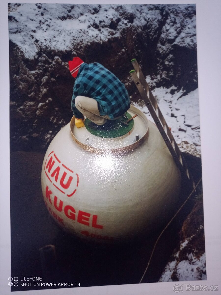 nádrž na pohonné hmoty