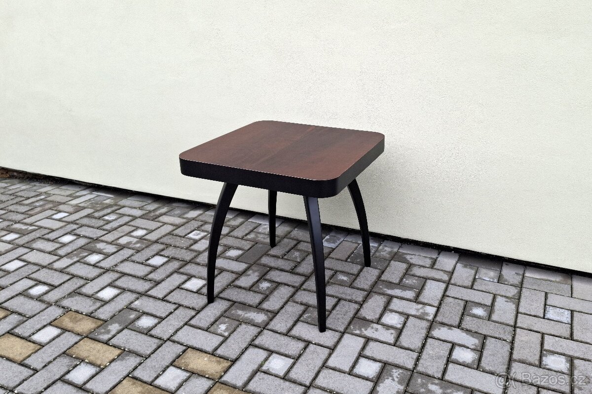 Designový konferenční stolek HALABALA po renovaci