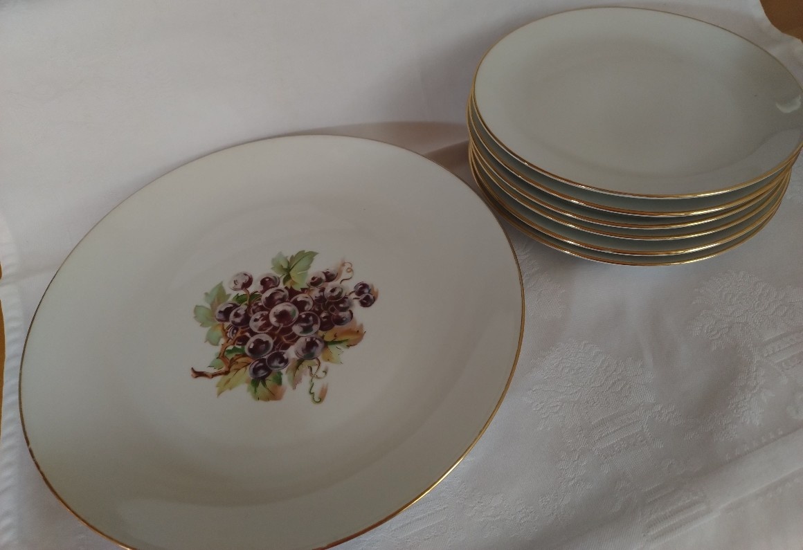 Dezertní talíř; porcelán; retro