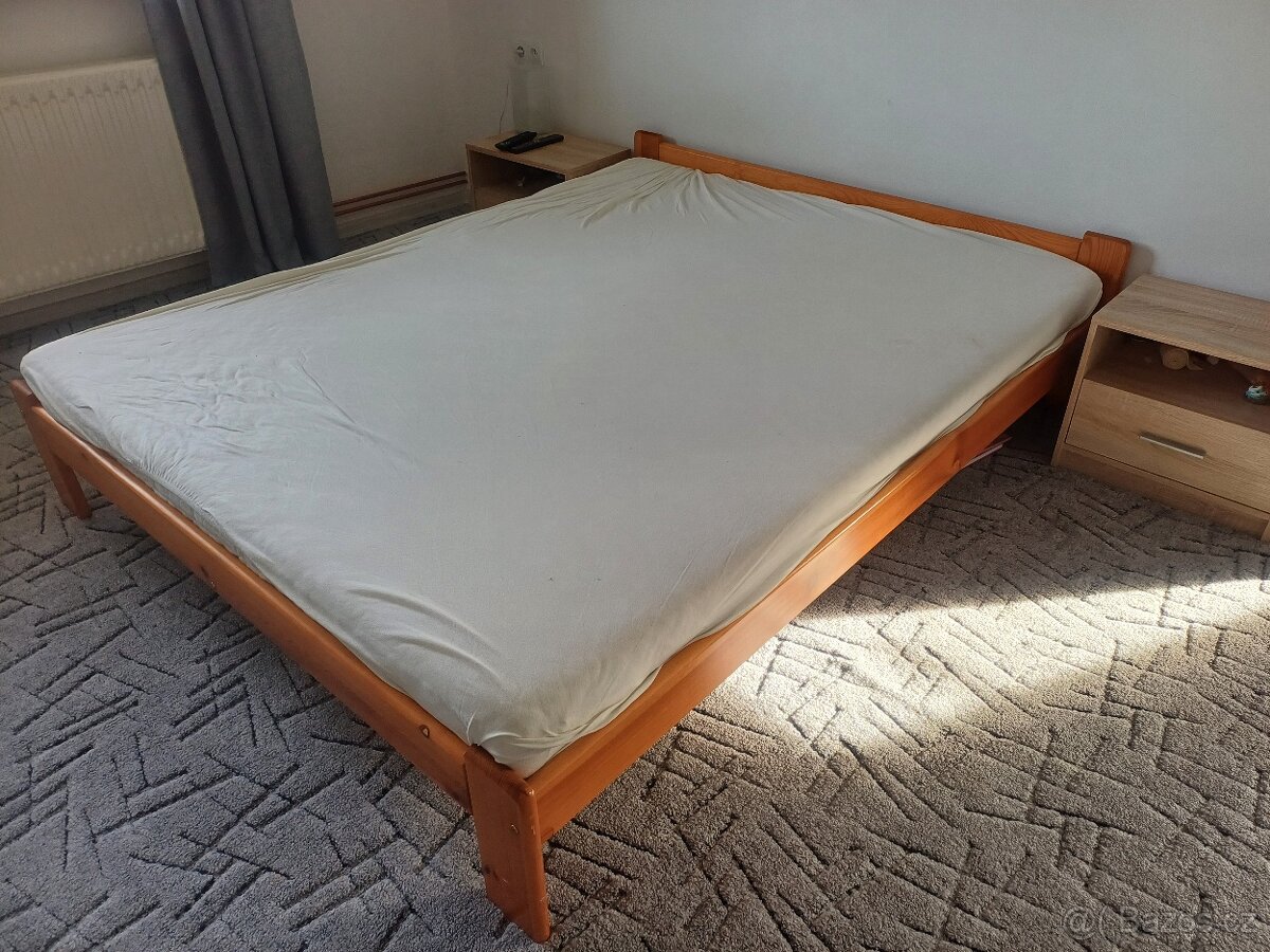 Postel včetně matrace 160x200