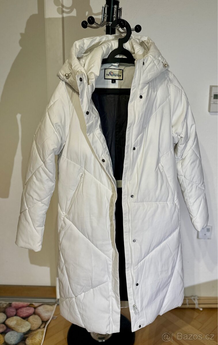 Bílý dámský zimní prošívaný kabát