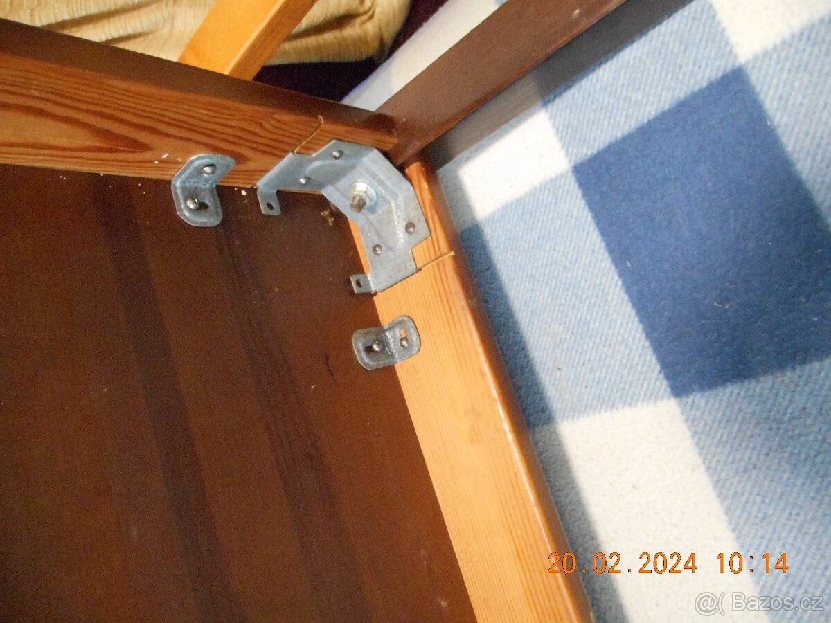 Konferenční stůl - masiv borovice