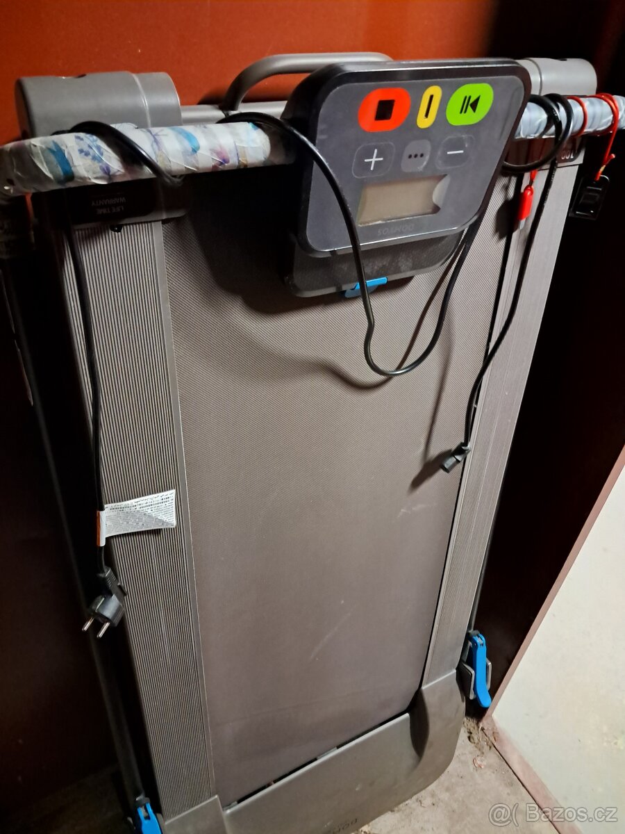 Chodicí / běžecký pás Domyos