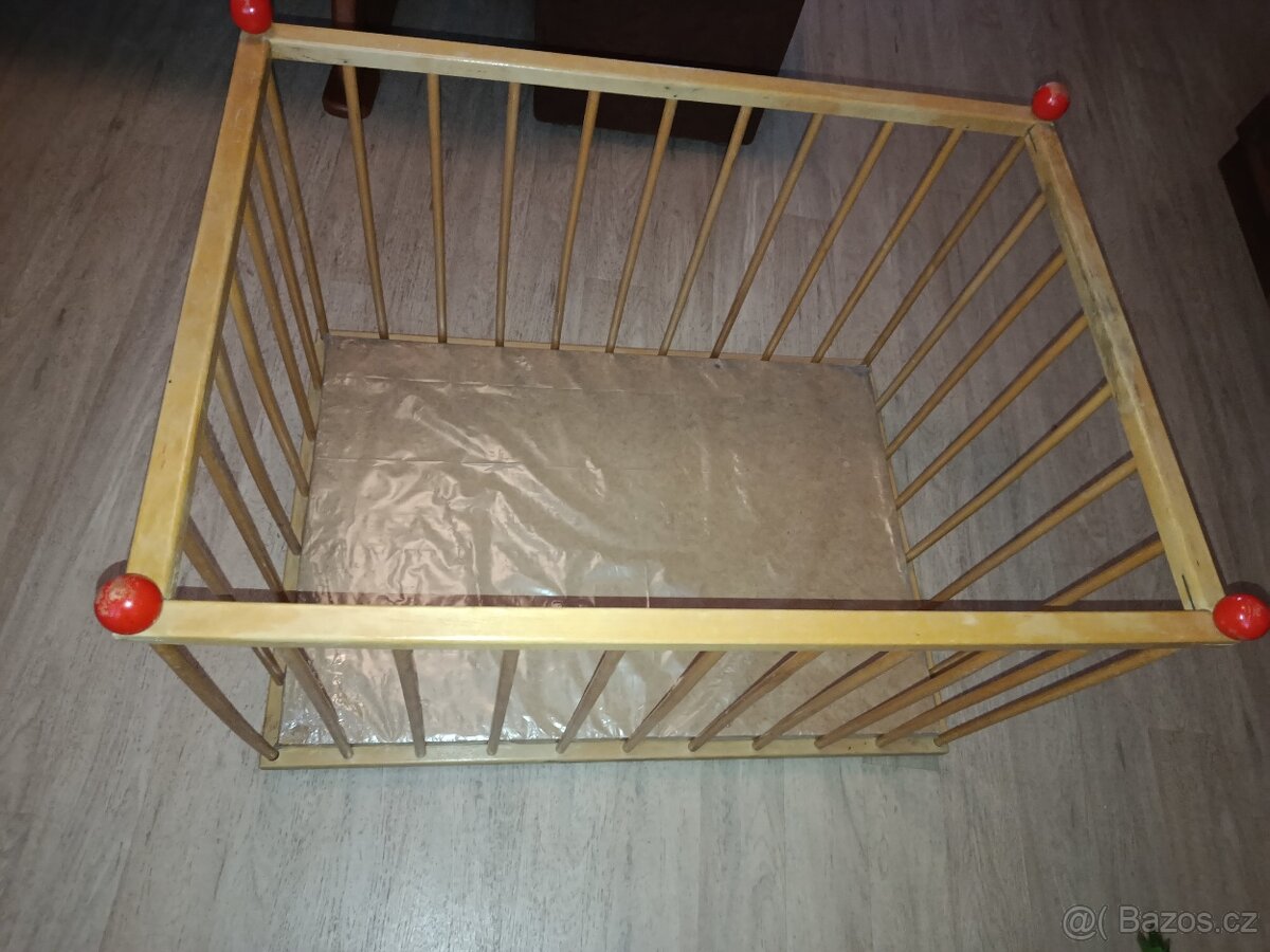 Retro ohrádka pro dítě