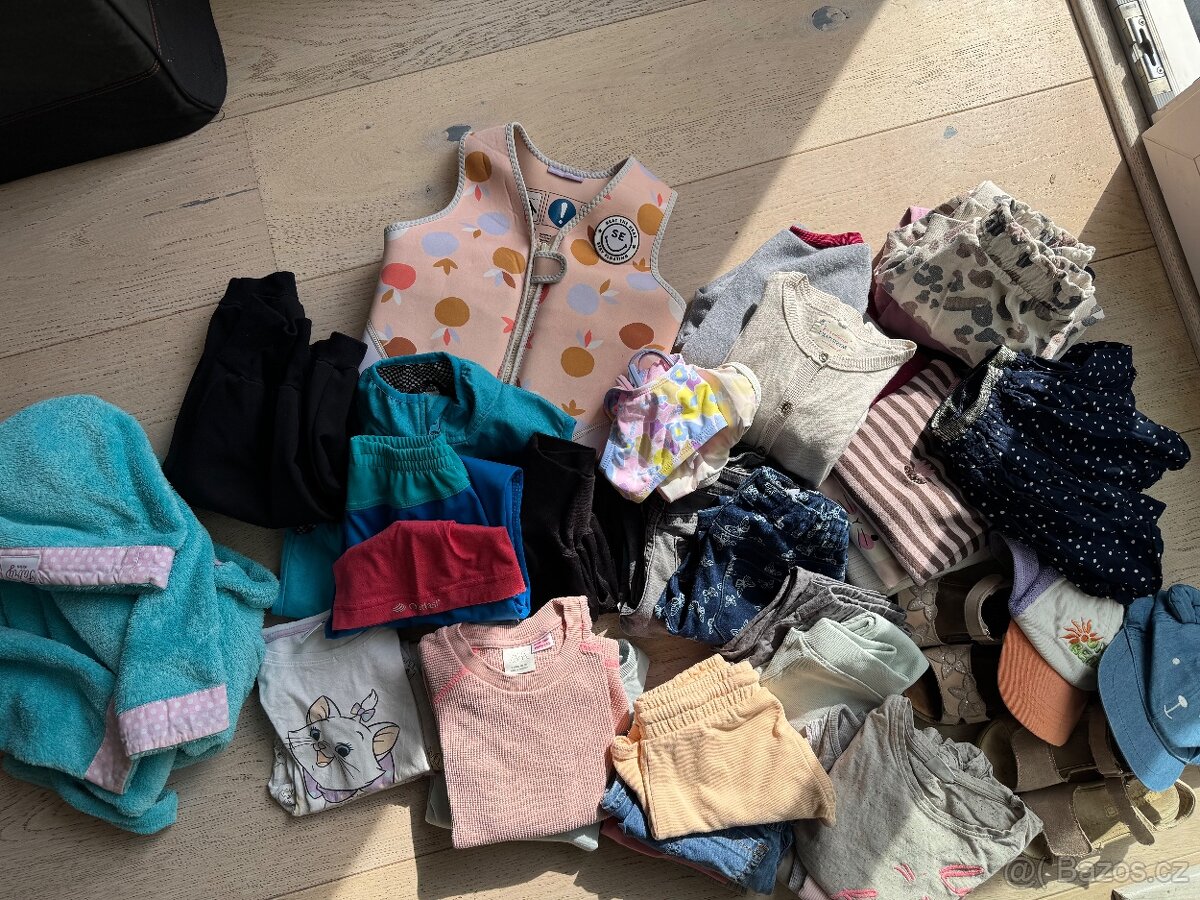 Holčičí oblečení 104-110