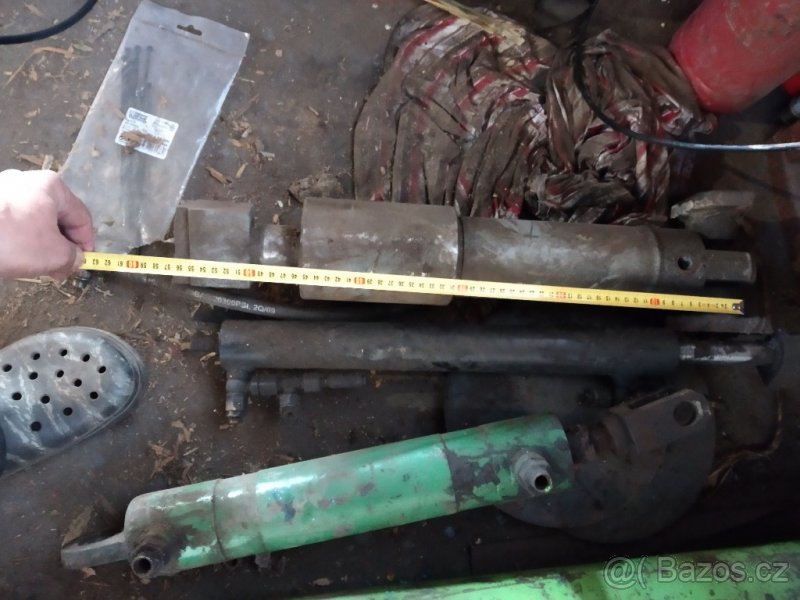 Pístníce jednočinná