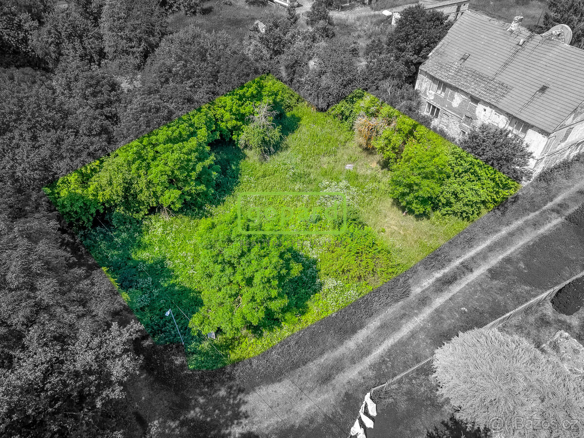 POZEMEK 1 142 m² V KLIDNÉ ČÁSTI OBCE PŘIBENICE