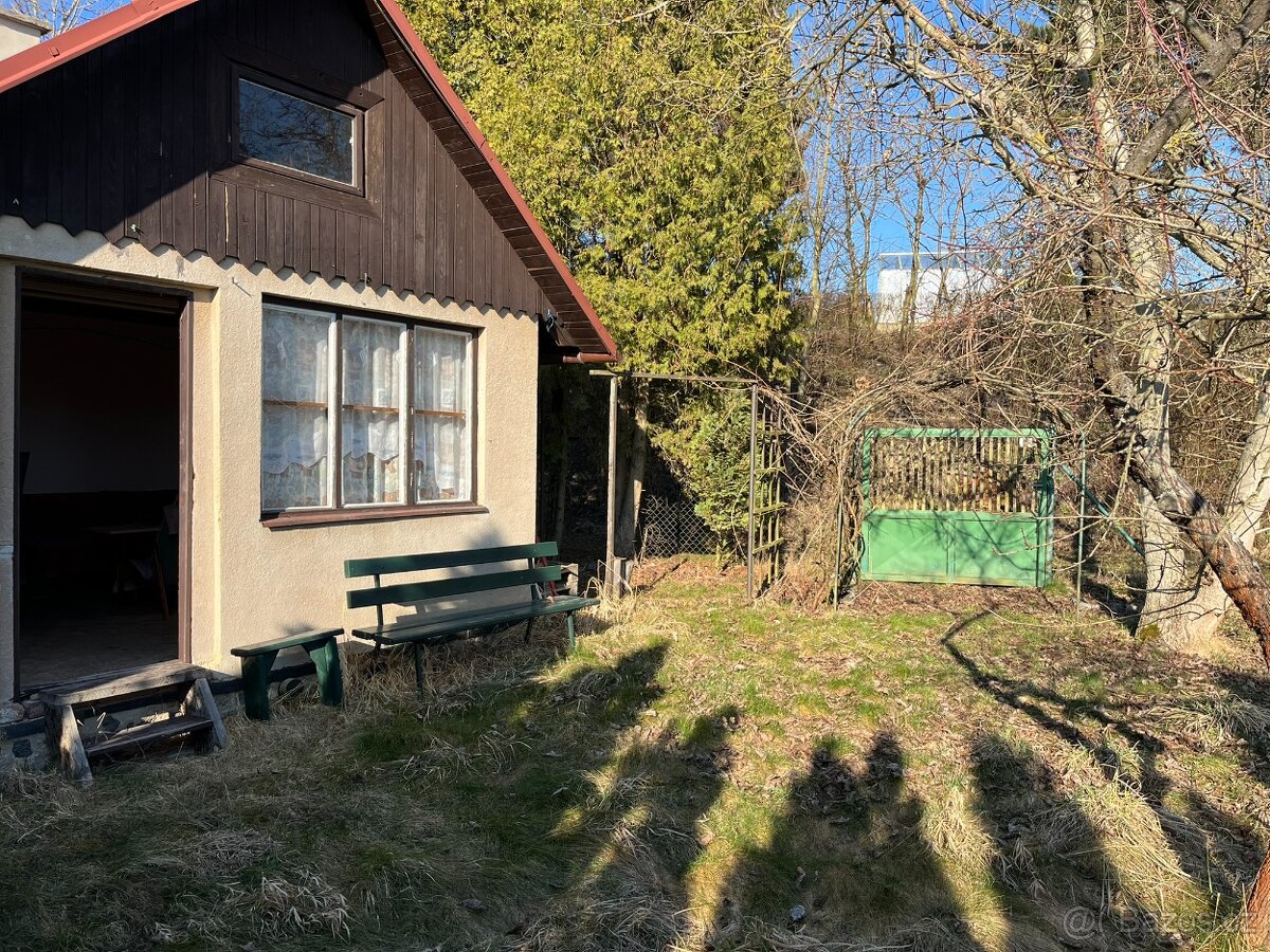 Prodám zahradu 350m2 - Újezdeček