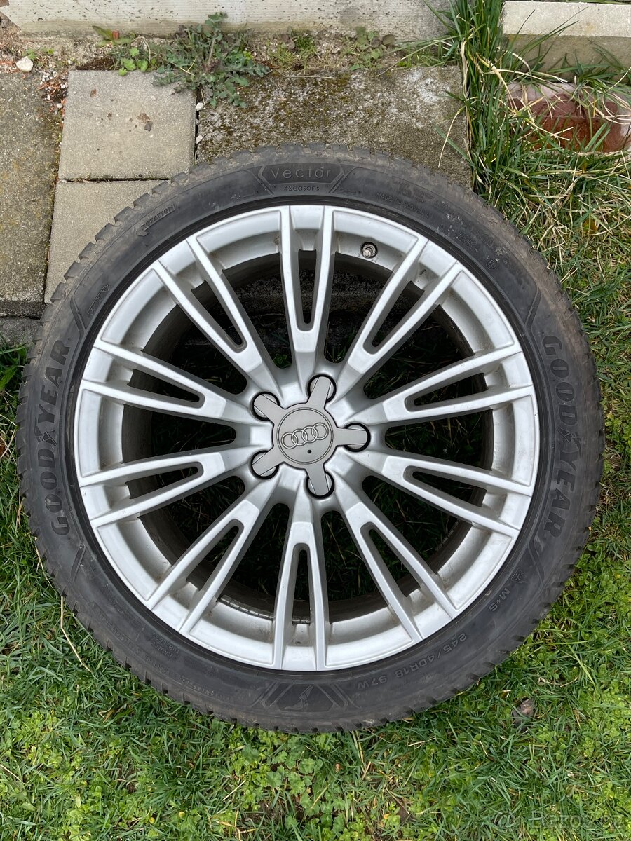 Audi elektrony + pneu 245/40 R18, 97W