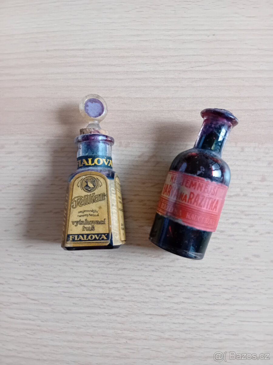 Retro vytahovací tuš a barva na razítka