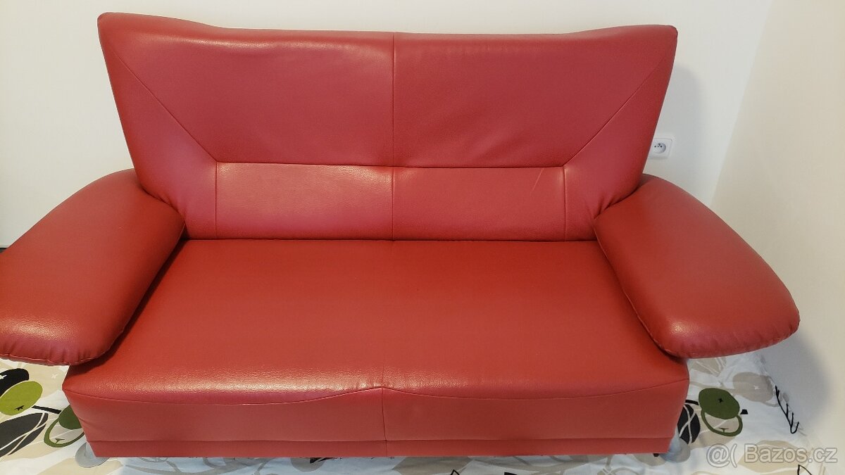 Stylová Dvoumístná Pohovka Vínové Barvy