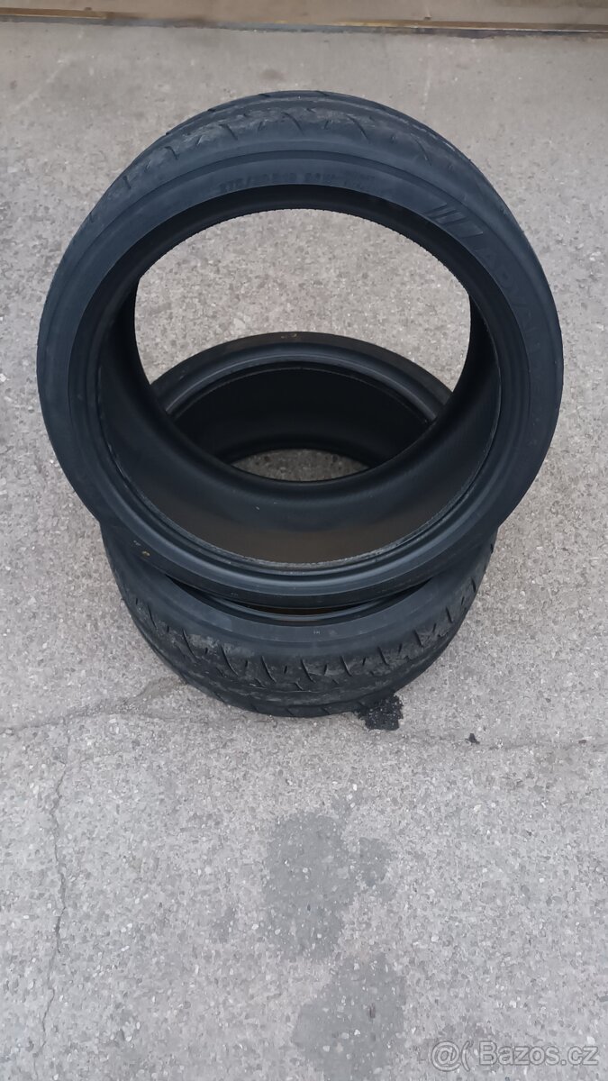 275/30 r19 Yokohama AD09